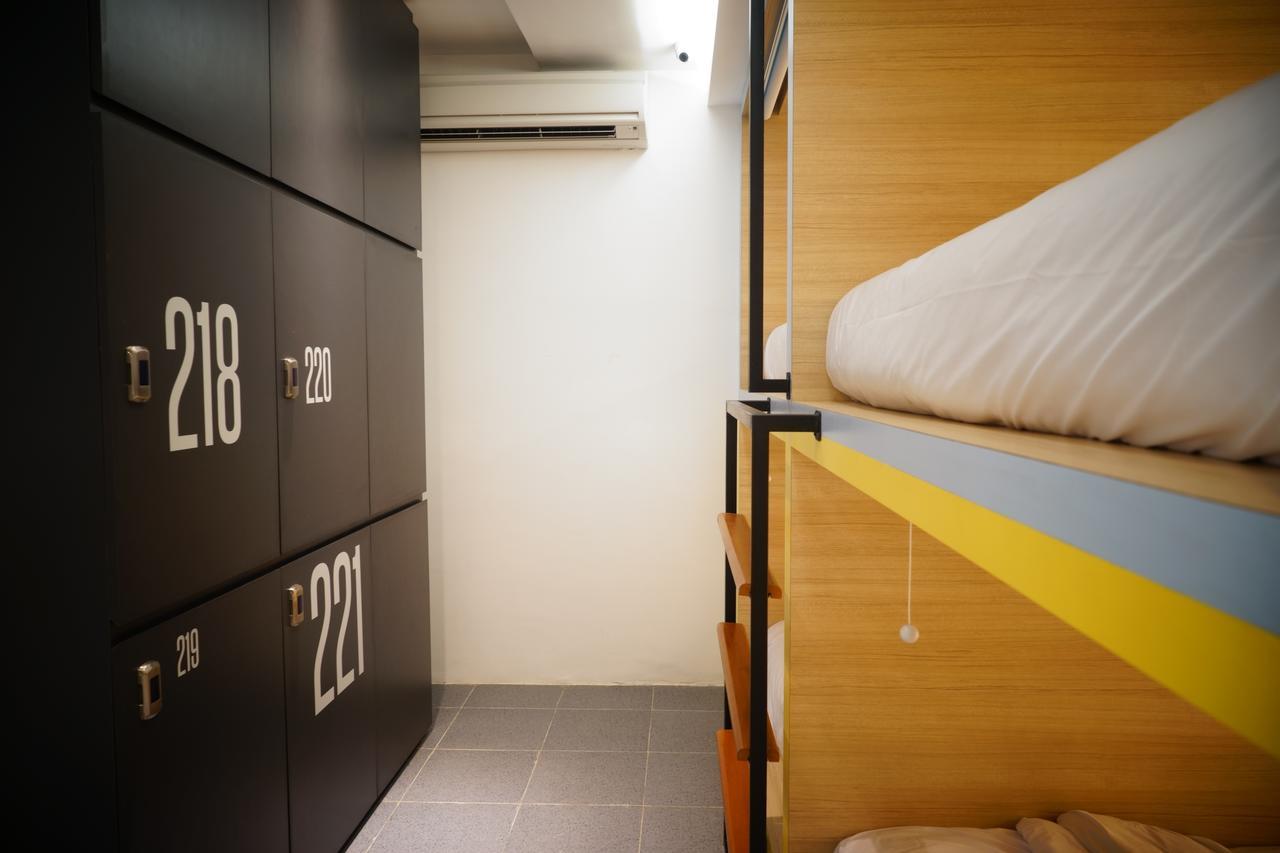 Borough Capsule Hostel Bali Legian  Ngoại thất bức ảnh