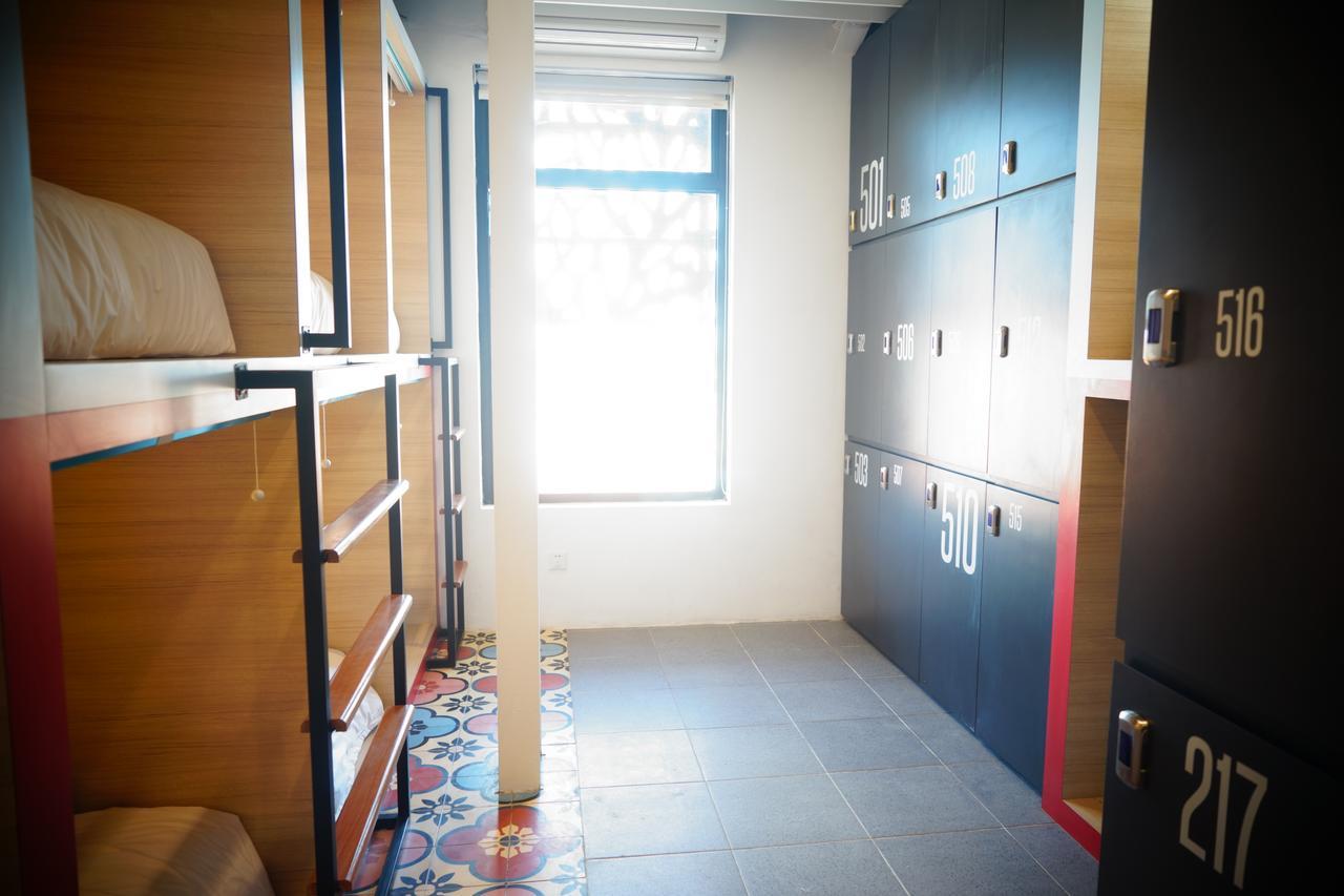 Borough Capsule Hostel Bali Legian  Ngoại thất bức ảnh