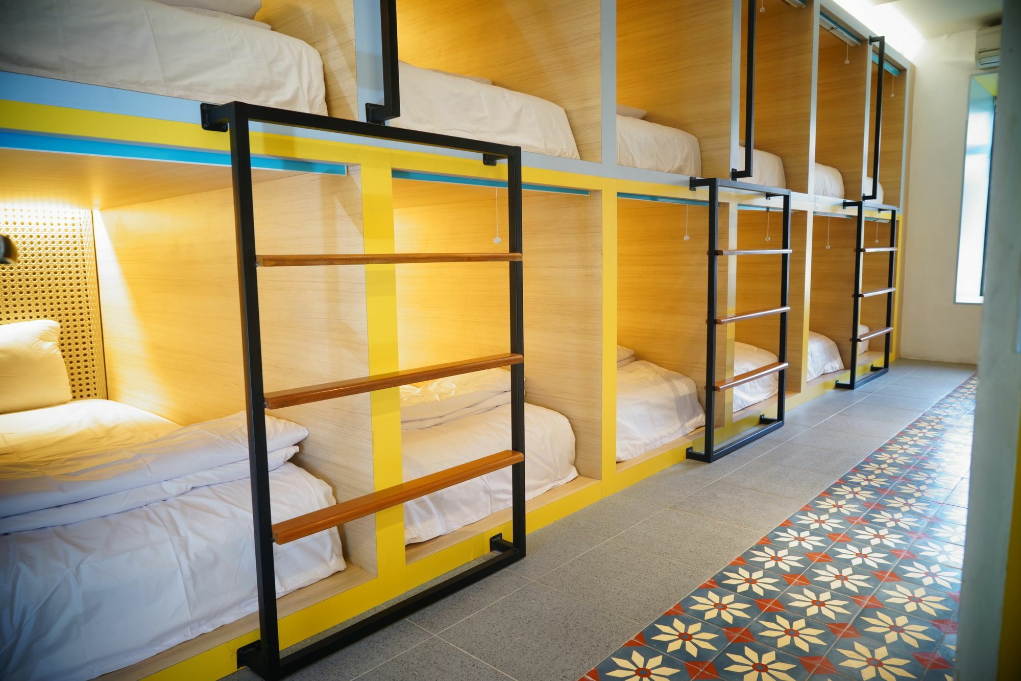 Borough Capsule Hostel Bali Legian  Ngoại thất bức ảnh